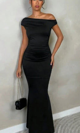 elegantes Partykleid mit schräger Schulter