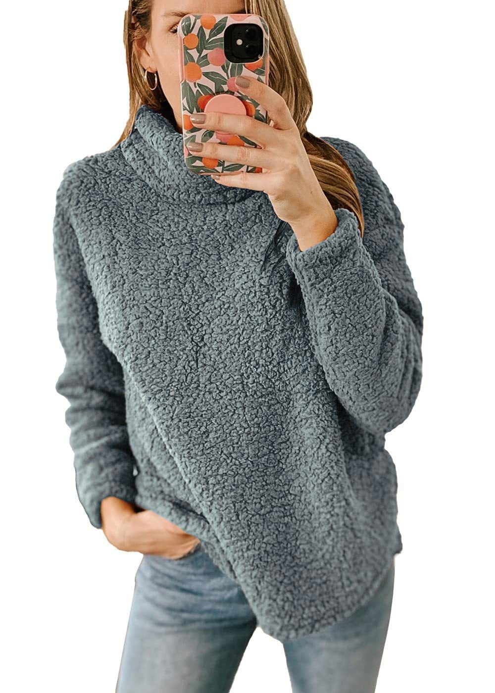 pelziger Rollkragenpullover