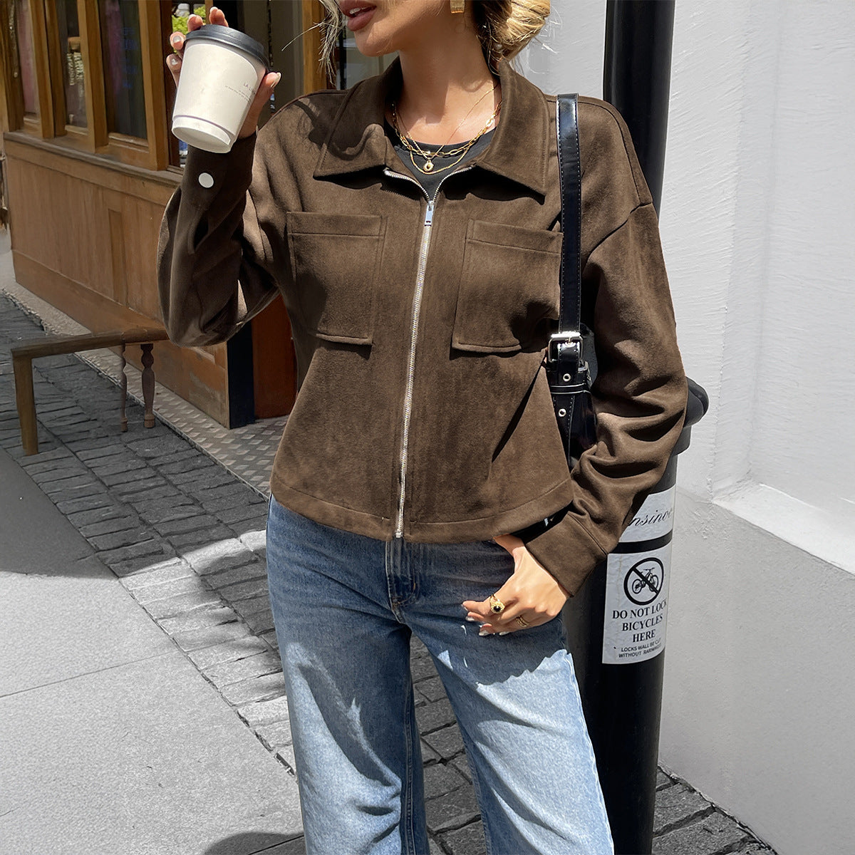 langärmlige Jacke mit Umschlagkragen