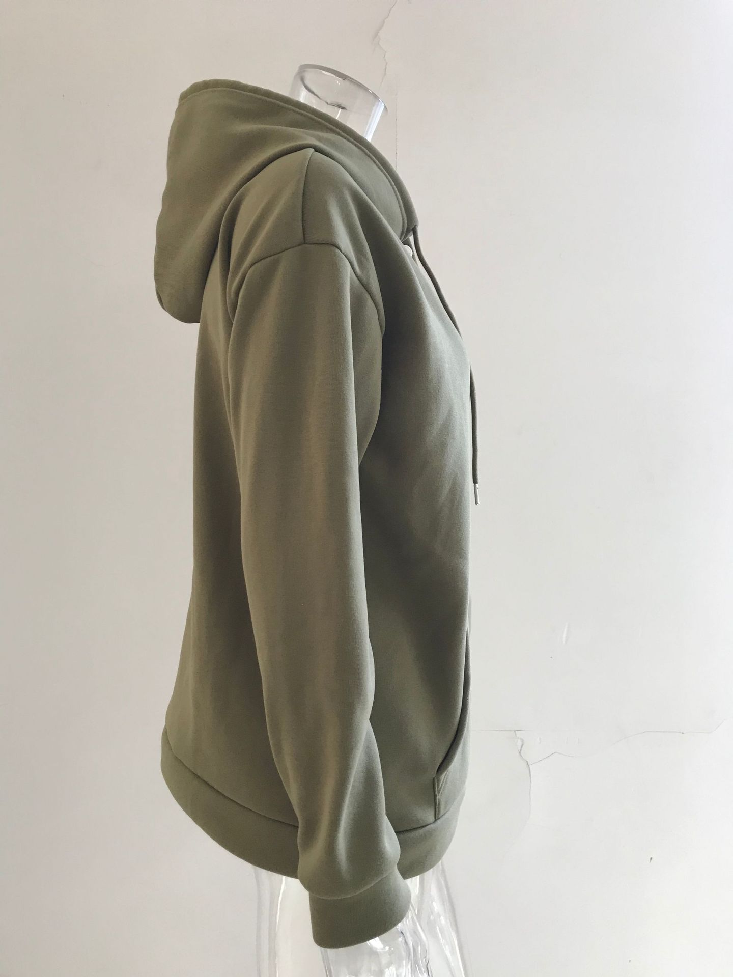 Langärmeliger Kapuzenpullover