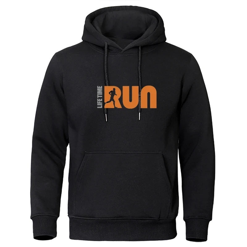 Locker sitzender Kapuzenpullover