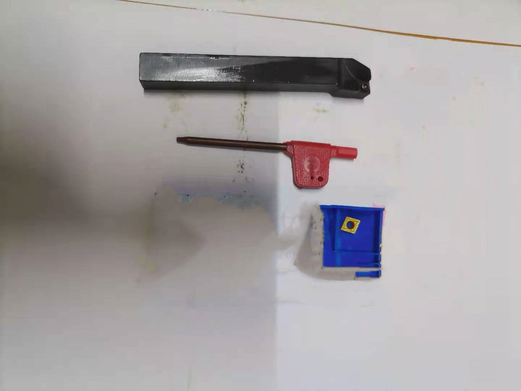 Hartmetall - Wendeplatten mit Drehwerkzeughalter